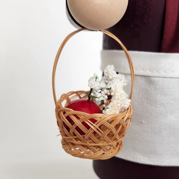 Steinbach Chubby Pilgrim Woman Lady, 11" Nutcracker Doll - Made in Germany - Picture 4 of 9